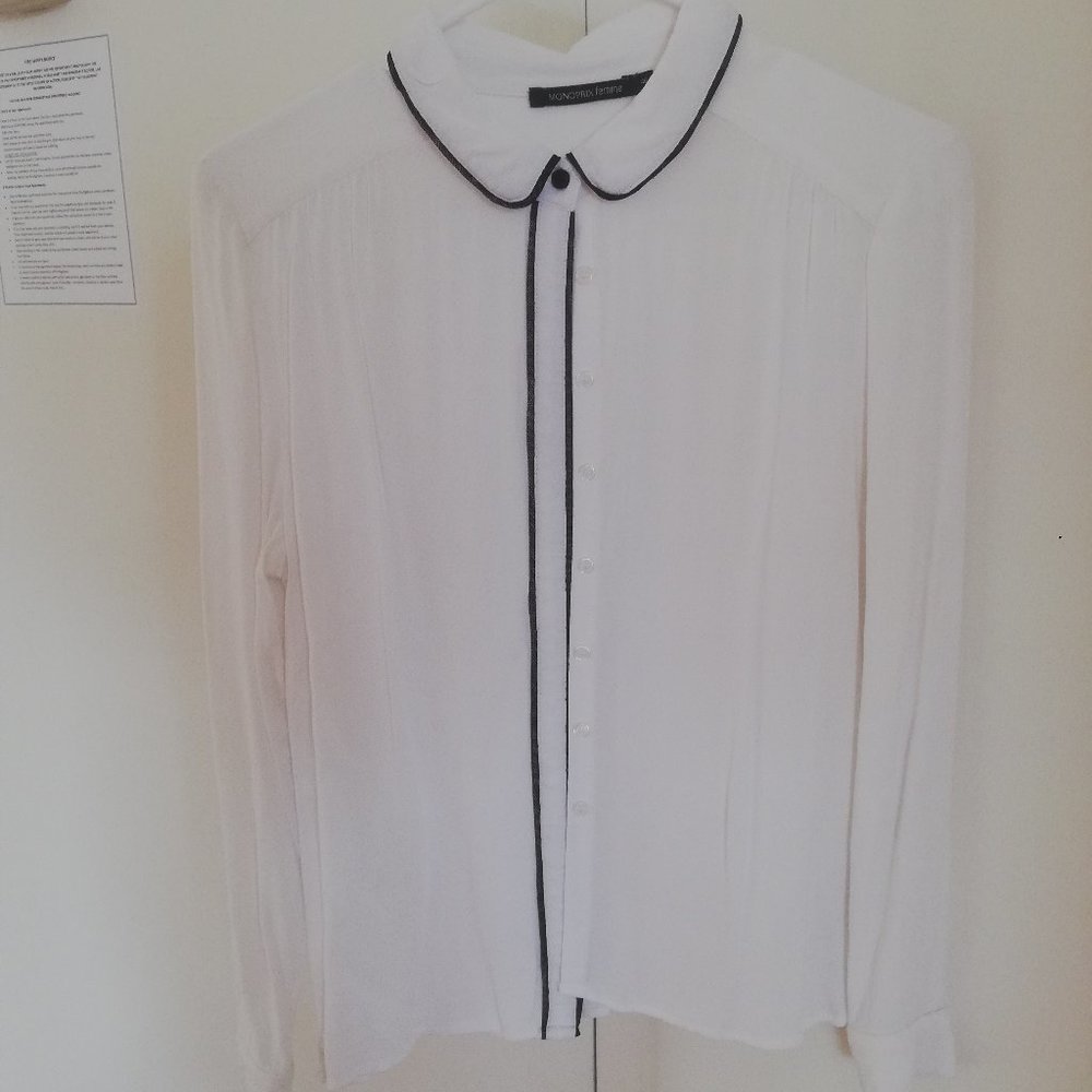 White woman blouse with "Col Claudine" collar